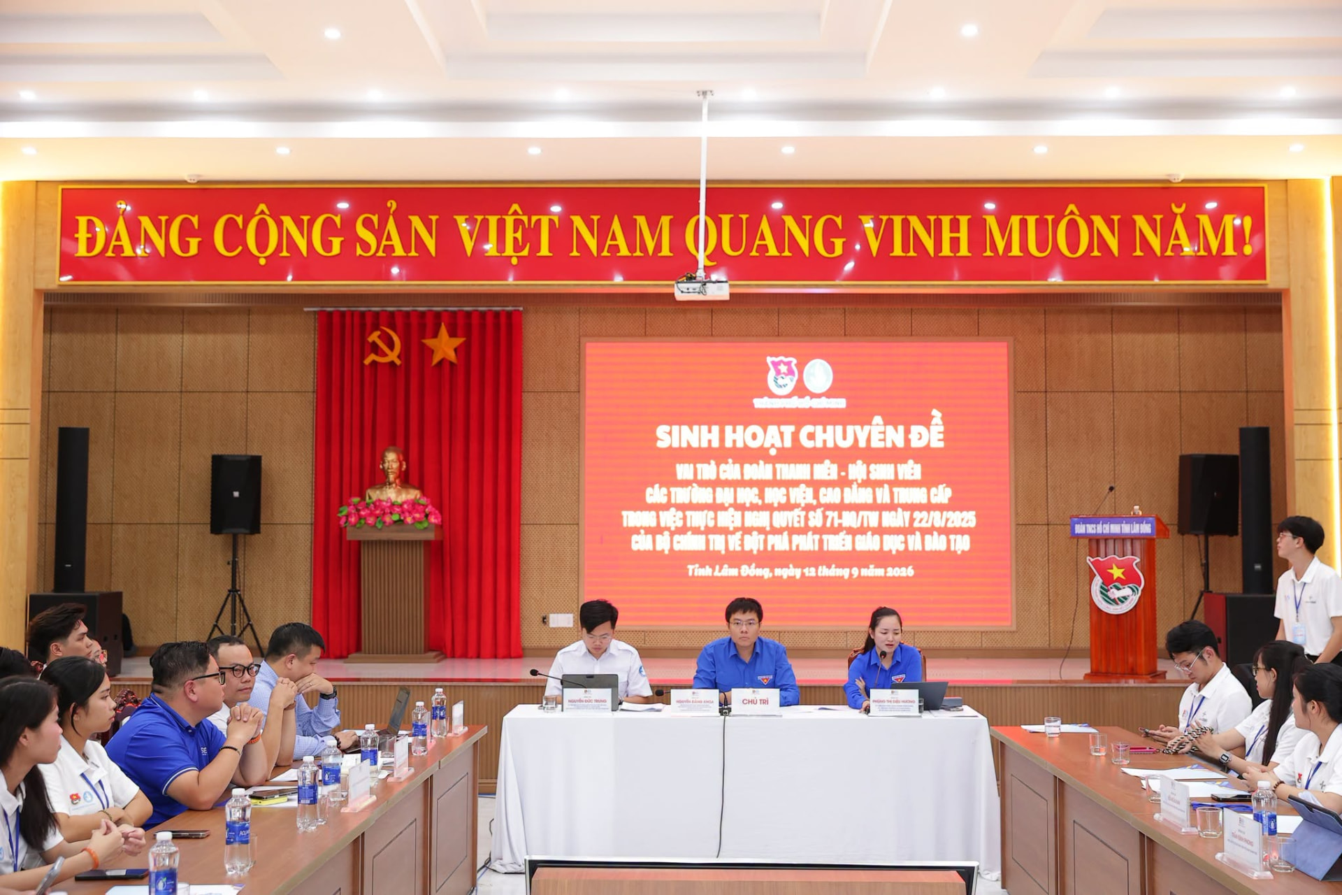 Toàn cảnh buổi sinh hoạt chuyên đề tại hội trường